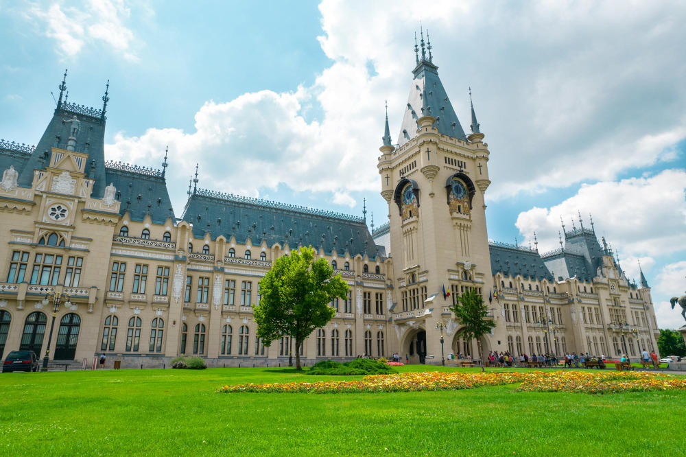 20703 The Myth of the Clock Tower at the Palace of Culture in Iași: A Legend Full of Secrets