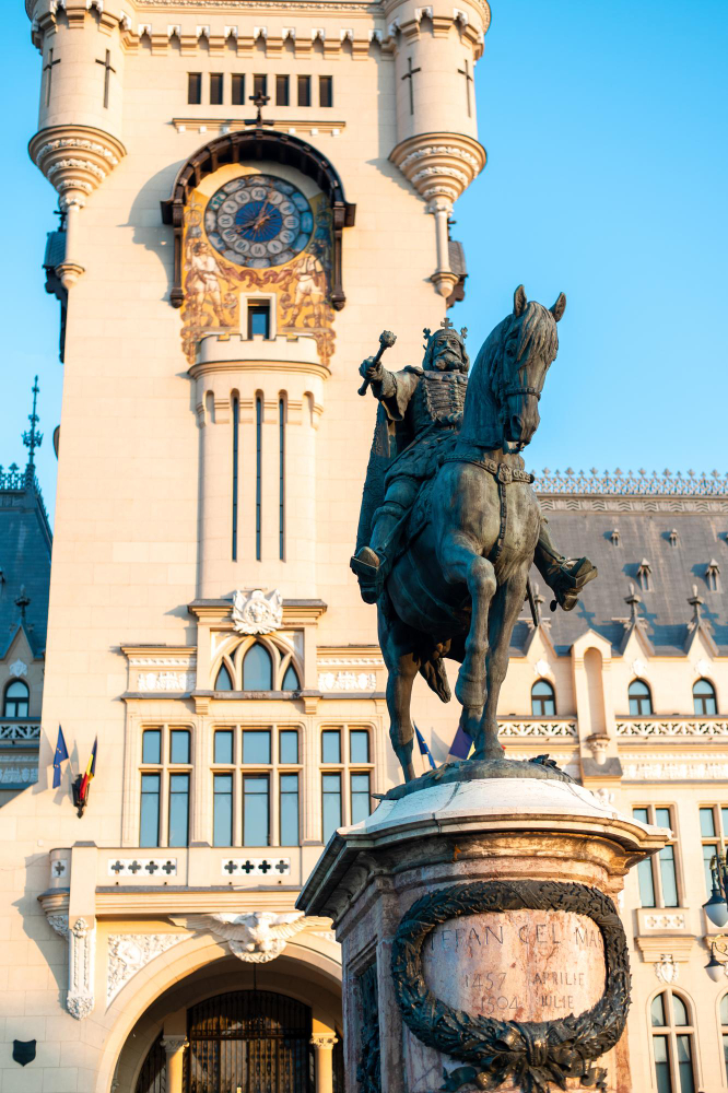 20708 The Myth of the Clock Tower at the Palace of Culture in Iași: A Legend Full of Secrets