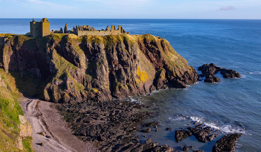 2080 Dunnottar Castle: The Legend of the Burning Church and a Dark Chapter in Scottish History