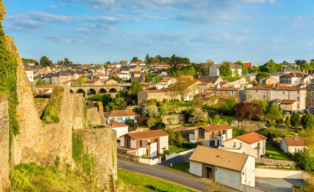 2297 The Mystery of Château de Bressuire: Legends, History and a Hidden Treasure