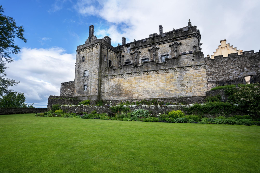 2363-1 King Arthur and Stirling Castle: Where Legend Meets Reality
