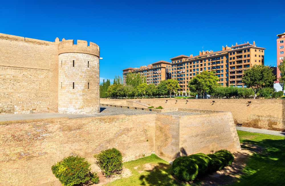 2585 The Aljafería – A Palace Steeped in Myths and Legends