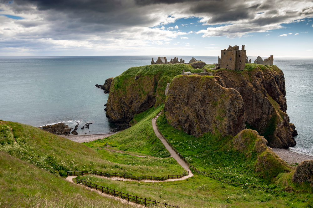 26 Dunnottar Castle: The Legend of the Burning Church and a Dark Chapter in Scottish History