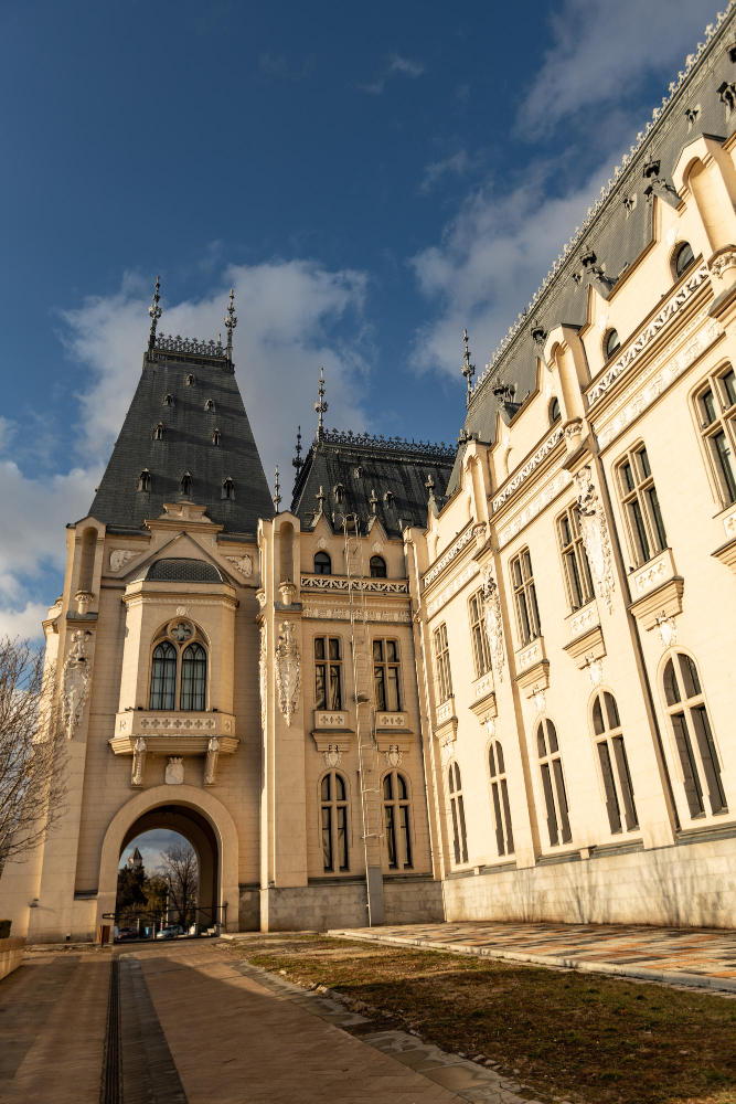 2812 The Myth of the Clock Tower at the Palace of Culture in Iași: A Legend Full of Secrets