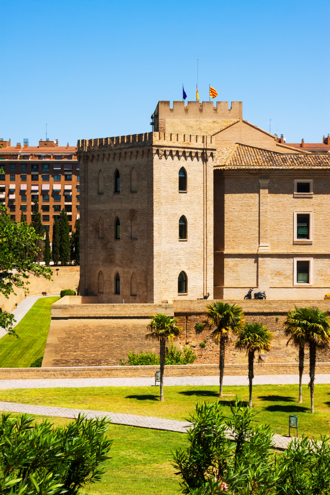 3245 The Aljafería – A Palace Steeped in Myths and Legends