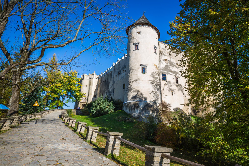 3511 The Myth of the Inca Treasure: A Mysterious Legend Surrounding Niedzica Castle on Lake Czorsztyn