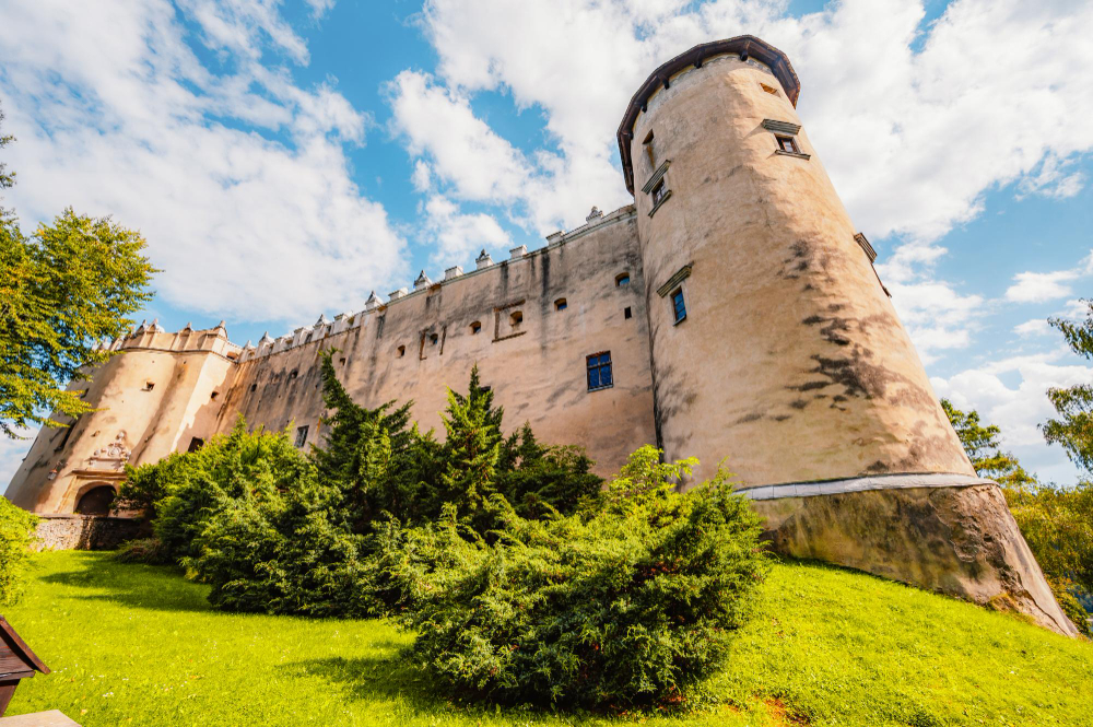 47582 The Myth of the Inca Treasure: A Mysterious Legend Surrounding Niedzica Castle on Lake Czorsztyn