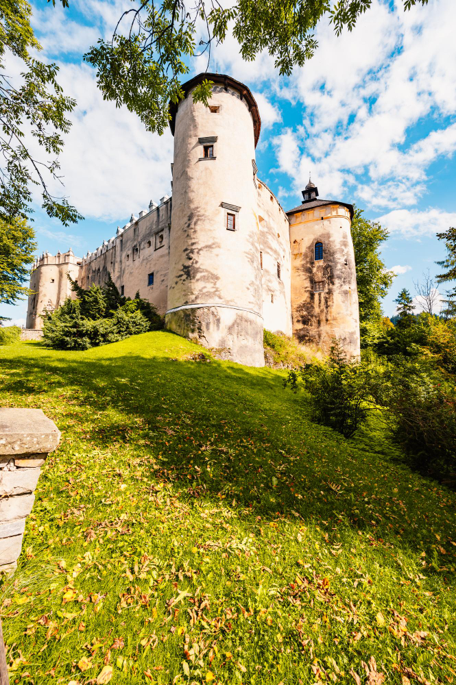 48081 The Myth of the Inca Treasure: A Mysterious Legend Surrounding Niedzica Castle on Lake Czorsztyn