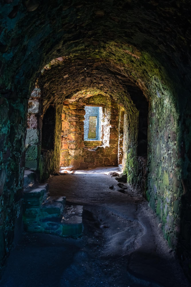 5049 Dunnottar Castle: The Legend of the Burning Church and a Dark Chapter in Scottish History