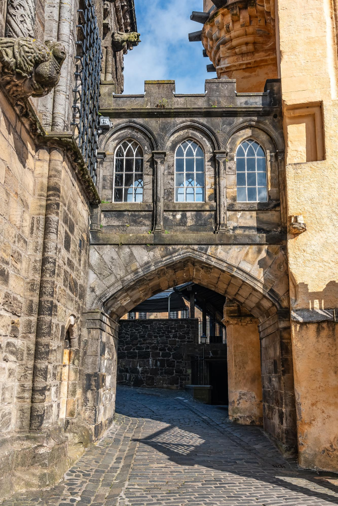 5352 King Arthur and Stirling Castle: Where Legend Meets Reality