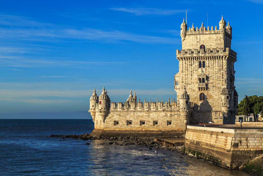 5518 The Myth of the Torre de Belém: Truths and Legends Surrounding the Landmark on the Tagus