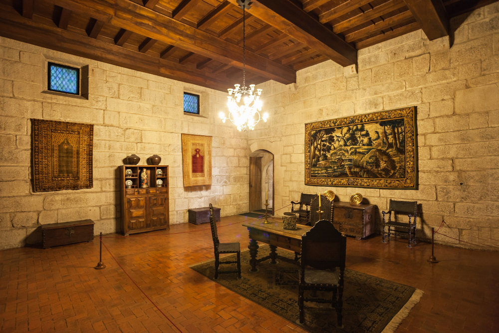 6021 A Life in the Shadow of Faith – The ‘Holy Duchess’ and the Palace of the Dukes of Bragança