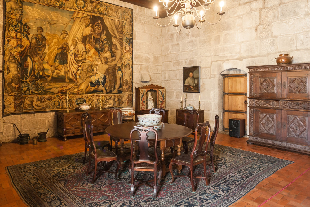6146 A Life in the Shadow of Faith – The ‘Holy Duchess’ and the Palace of the Dukes of Bragança