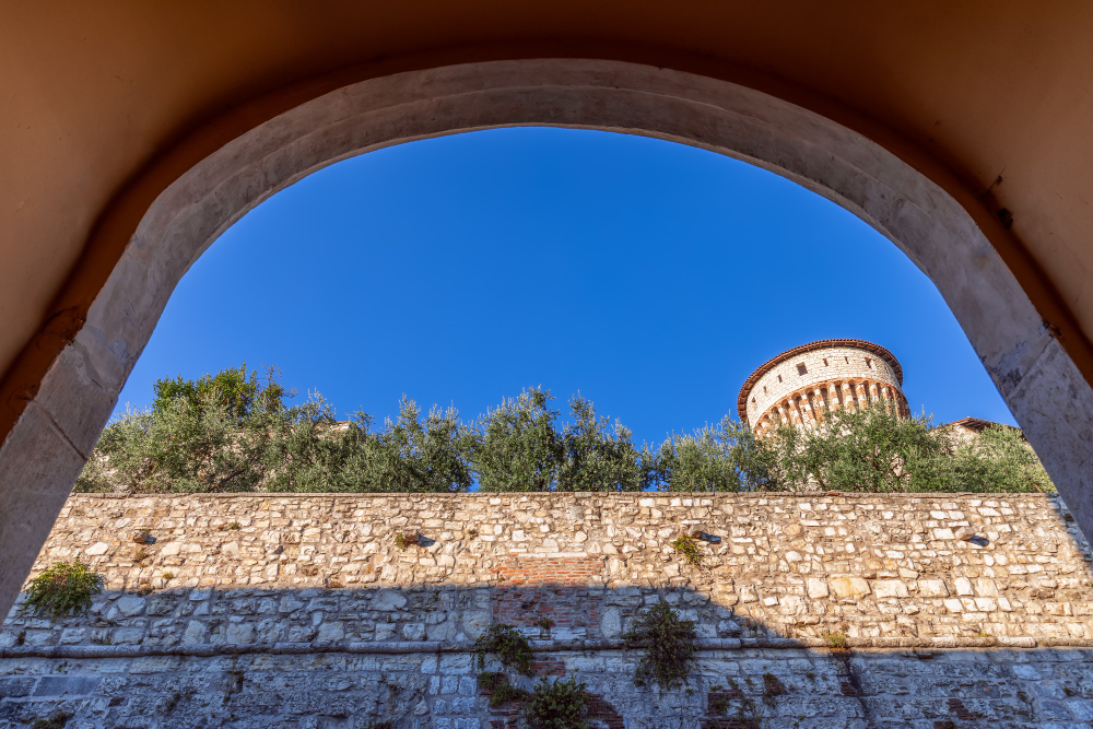 637 The “Falcone d’Italia”: The Turbulent History of the Castello di Brescia and Its Role in the Struggle for Freedom