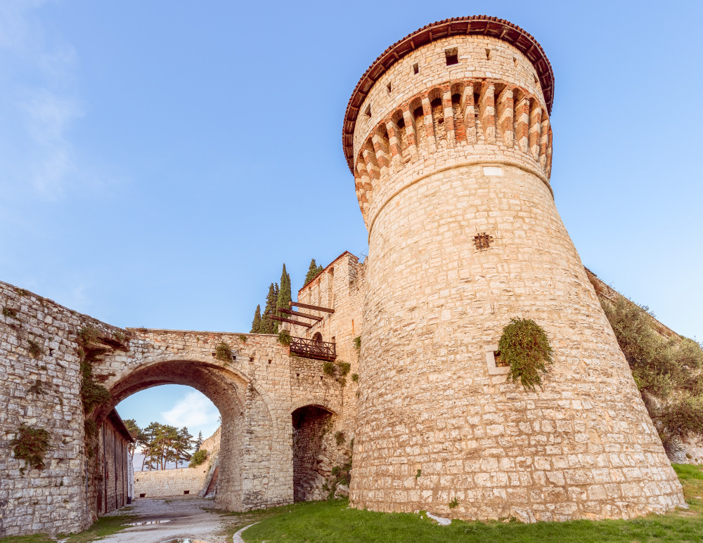 642 The “Falcone d’Italia”: The Turbulent History of the Castello di Brescia and Its Role in the Struggle for Freedom