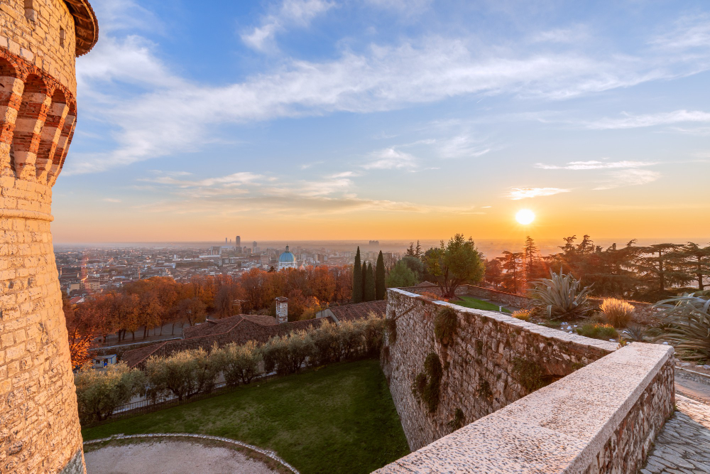 647-1 The “Falcone d’Italia”: The Turbulent History of the Castello di Brescia and Its Role in the Struggle for Freedom