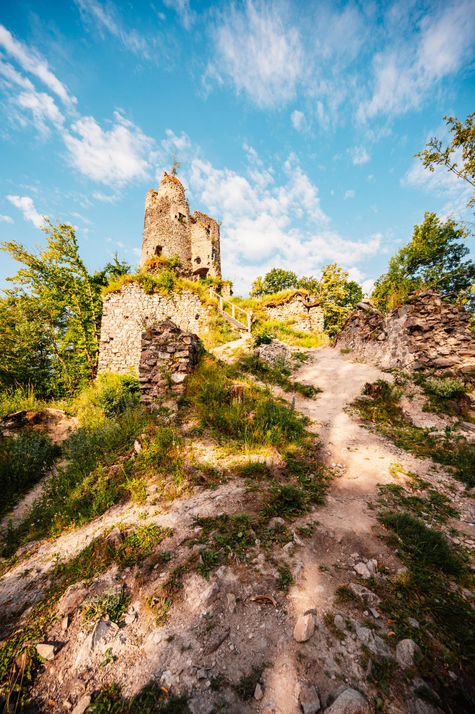 8018-1 The Tragic Cliffs of Strečno – A Curse of Rivalry and Death