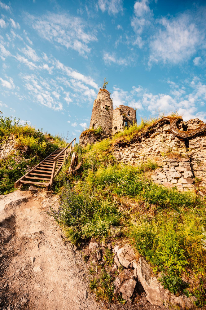 8019 The Tragic Cliffs of Strečno – A Curse of Rivalry and Death