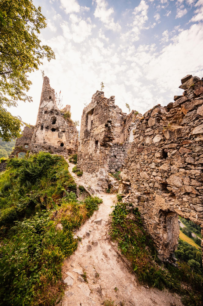 8029 The Tragic Cliffs of Strečno – A Curse of Rivalry and Death