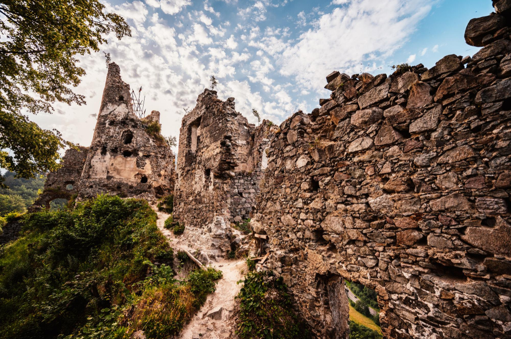 8030 The Tragic Cliffs of Strečno – A Curse of Rivalry and Death