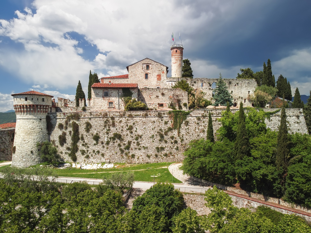 807 The “Falcone d’Italia”: The Turbulent History of the Castello di Brescia and Its Role in the Struggle for Freedom