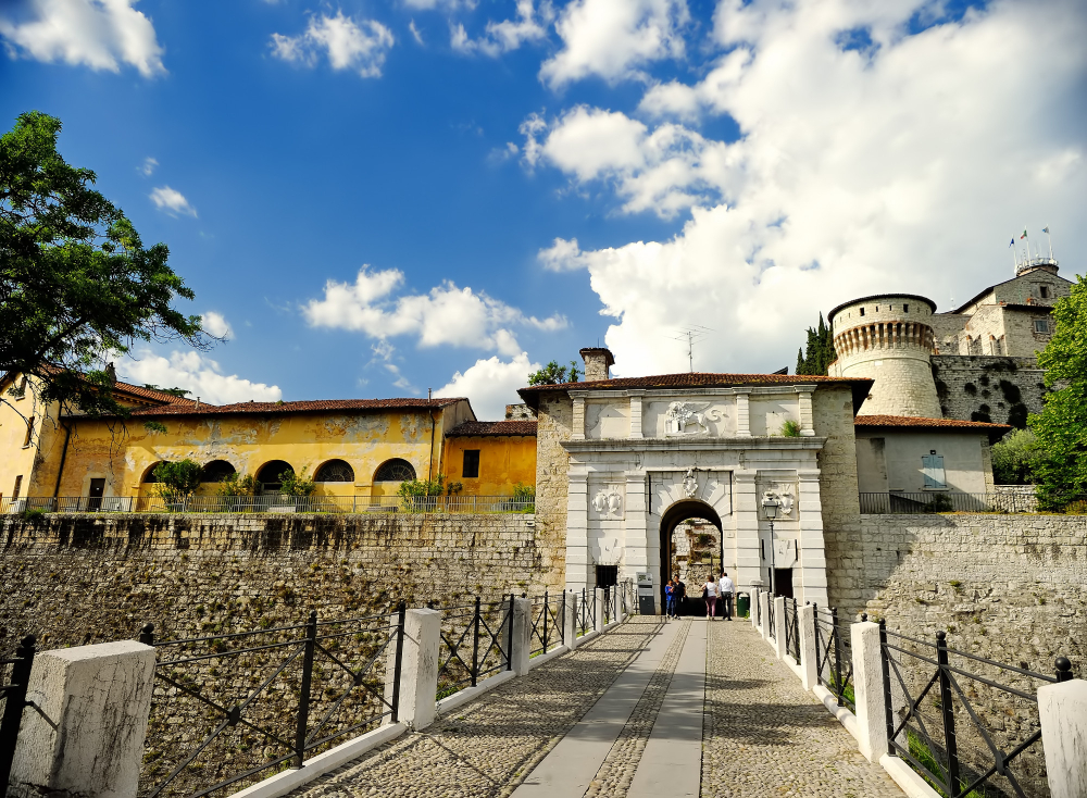 825 The “Falcone d’Italia”: The Turbulent History of the Castello di Brescia and Its Role in the Struggle for Freedom