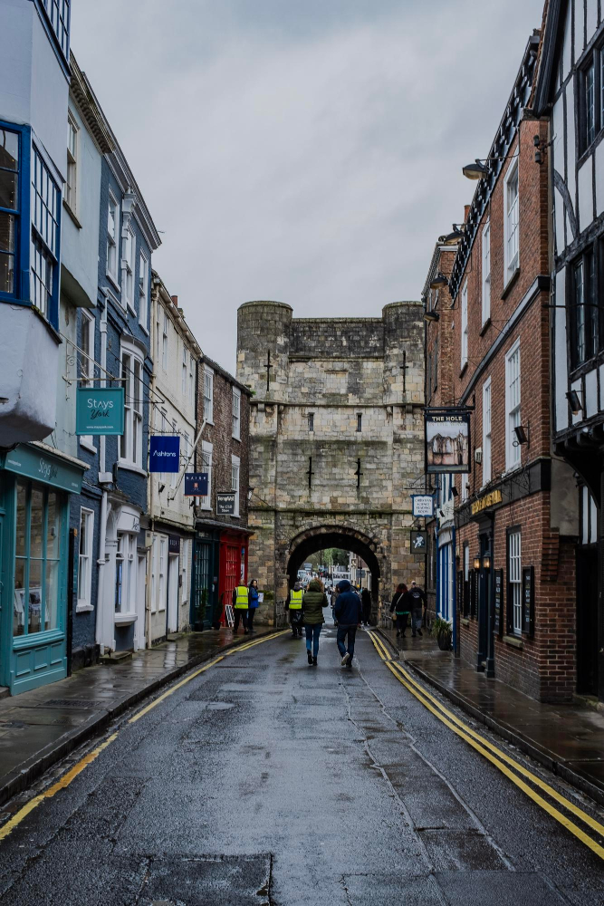 868 The Marching Ghosts of York: The Mystery of the Roman Legionaries at the Treasurer’s House