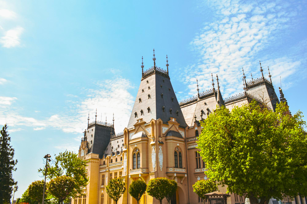 93-1 The Myth of the Clock Tower at the Palace of Culture in Iași: A Legend Full of Secrets