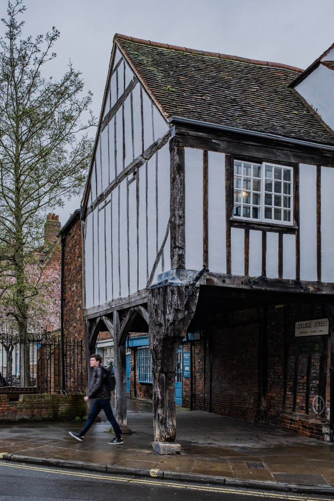956 The Marching Ghosts of York: The Mystery of the Roman Legionaries at the Treasurer’s House