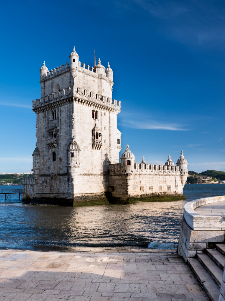 970 The Myth of the Torre de Belém: Truths and Legends Surrounding the Landmark on the Tagus