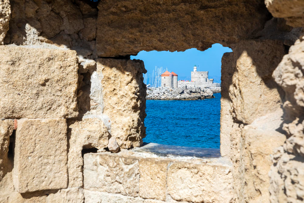 10198-1 The Colossus of Rhodes: Myth, Legend and Reality of a Wonder of the World