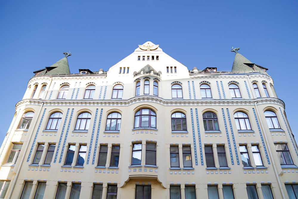 1053-1 The Mysterious Cats of Riga: A Legend of Protest and Reconciliation