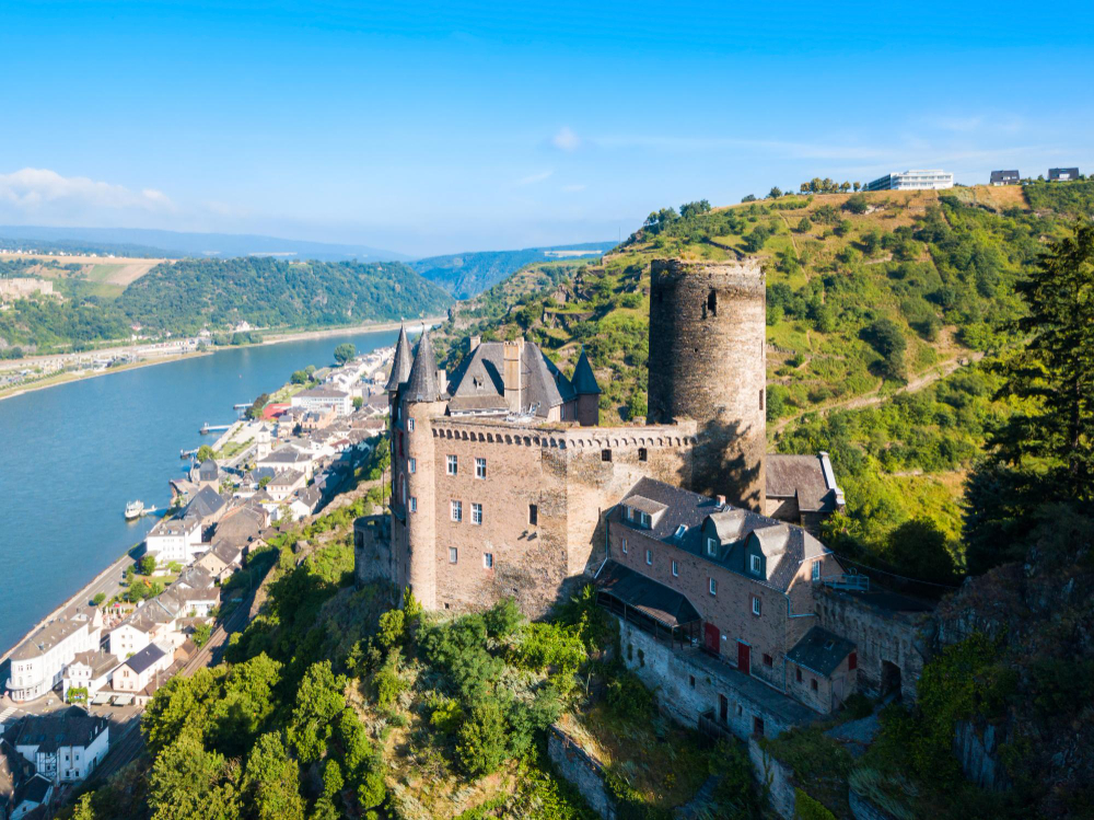 10869 The Enchanting Legend of the Loreley: Myth, Magic, and Deadly Seduction