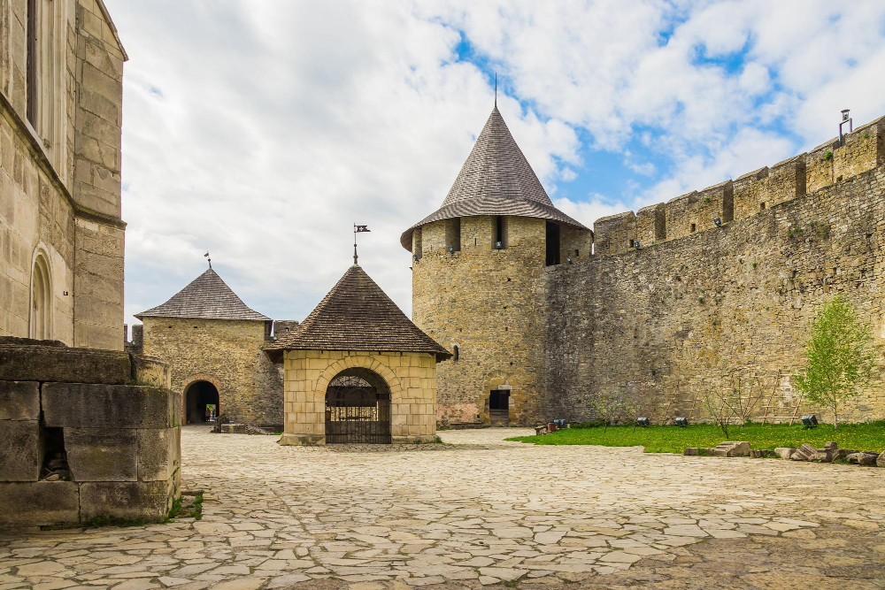 11432 Oksana’s Tears: A Legend Surrounding Chotyn Fortress