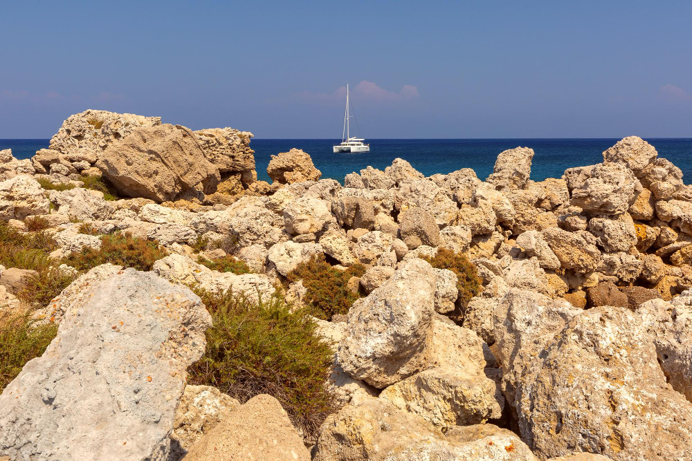 11483 The Colossus of Rhodes: Myth, Legend and Reality of a Wonder of the World