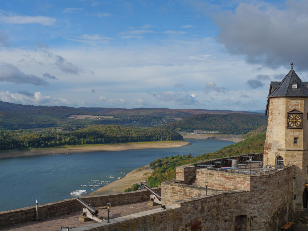 139197 The legendary story behind Waldeck Castle: Where dwarves reinforced the foundations