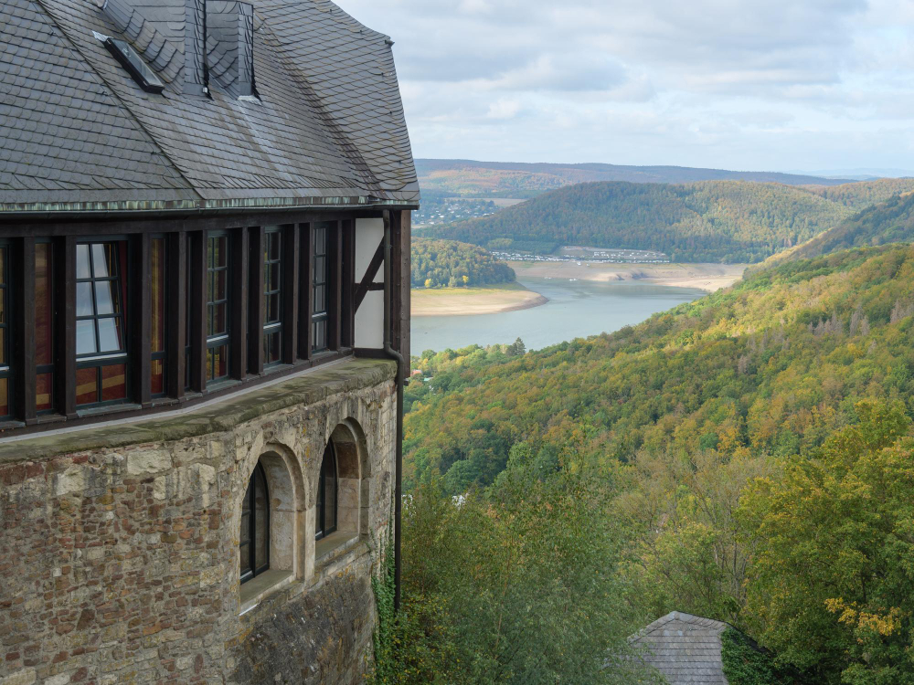 140024 The legendary story behind Waldeck Castle: Where dwarves reinforced the foundations