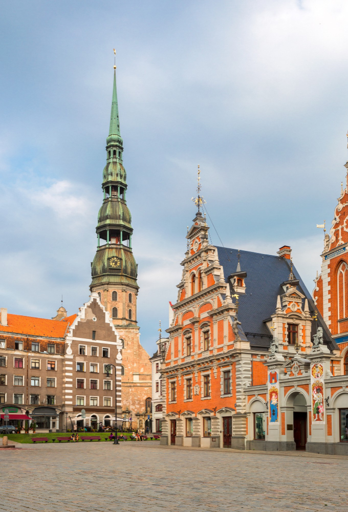 1417-1 The Mysterious Cats of Riga: A Legend of Protest and Reconciliation