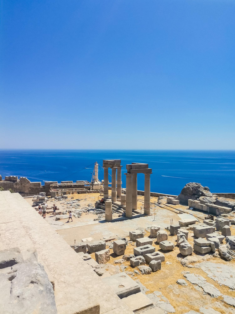 173 The Colossus of Rhodes: Myth, Legend and Reality of a Wonder of the World