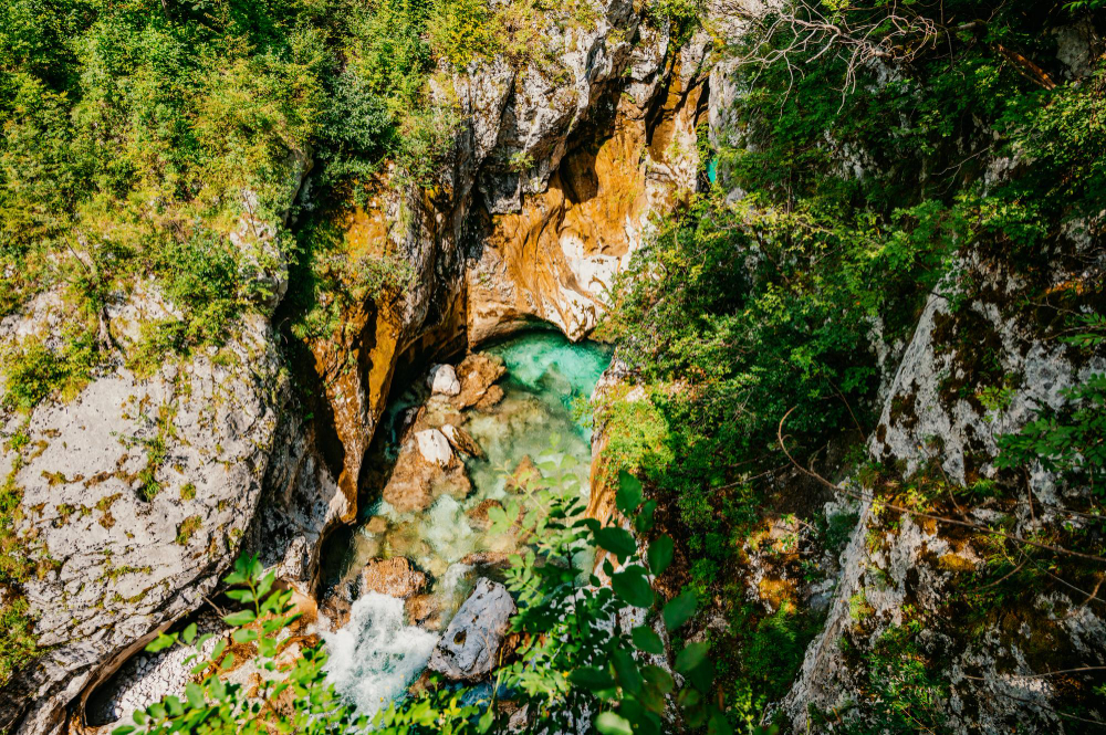 18950 The Secret of the Golden Horn: The Soča Gorges and the Myth of Zlatorog