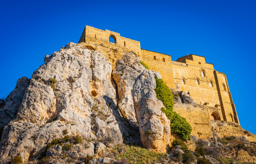198-1 The Secret of Castillo de Loarre: Legend, History and the Quest for the Holy Grail