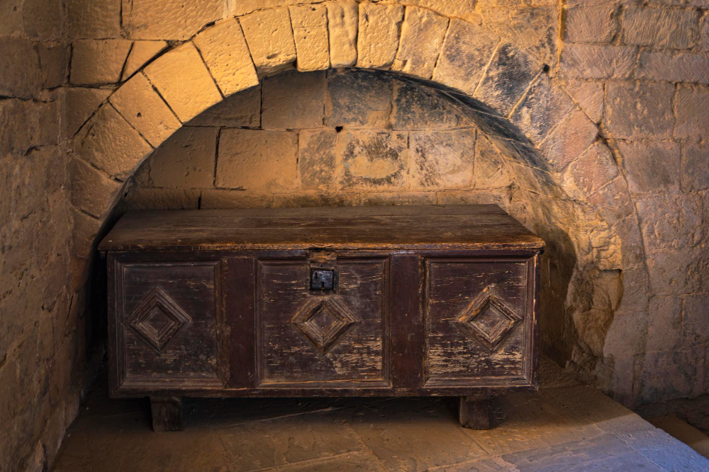 210 The Secret of Castillo de Loarre: Legend, History and the Quest for the Holy Grail