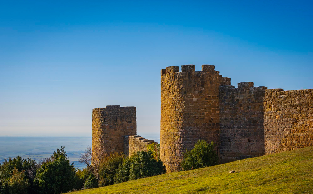 237-1 The Secret of Castillo de Loarre: Legend, History and the Quest for the Holy Grail