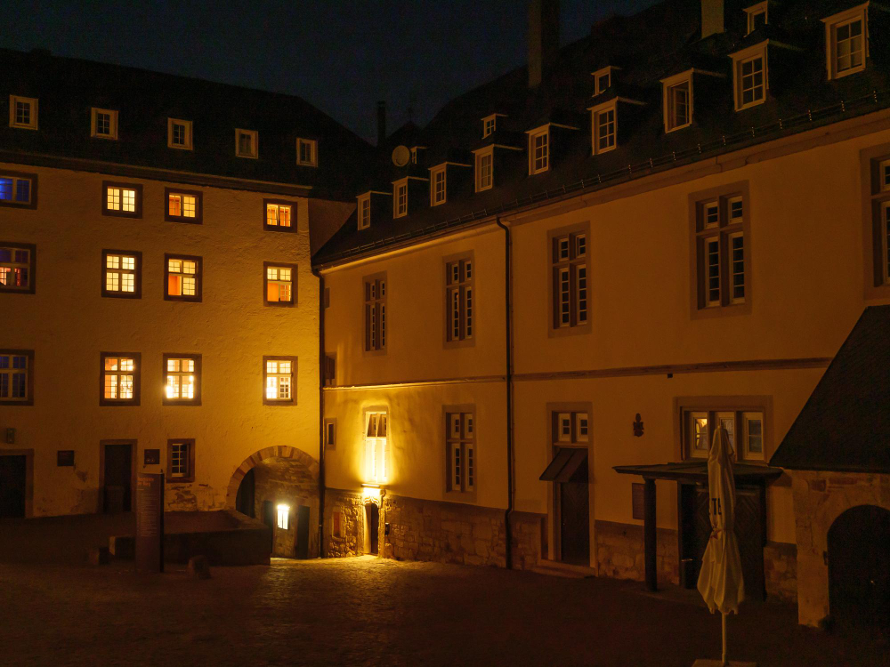 24970 The legendary story behind Waldeck Castle: Where dwarves reinforced the foundations