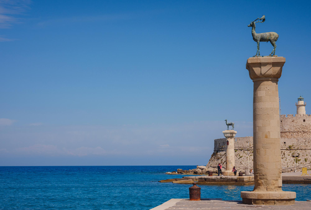 25190 The Colossus of Rhodes: Myth, Legend and Reality of a Wonder of the World