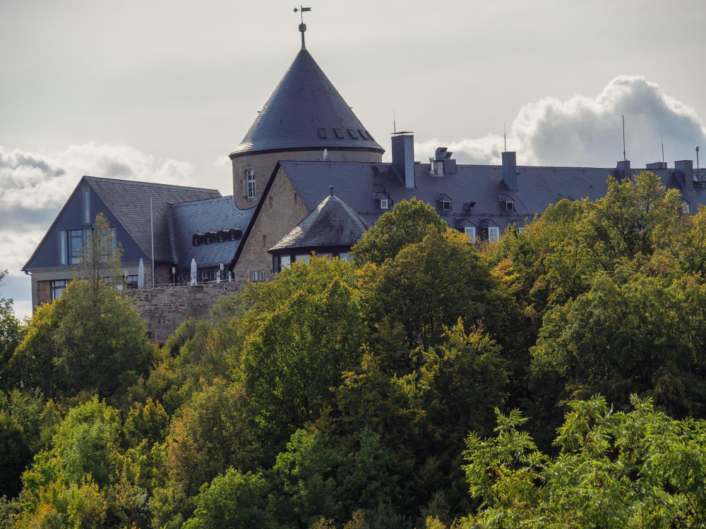 26652 The legendary story behind Waldeck Castle: Where dwarves reinforced the foundations