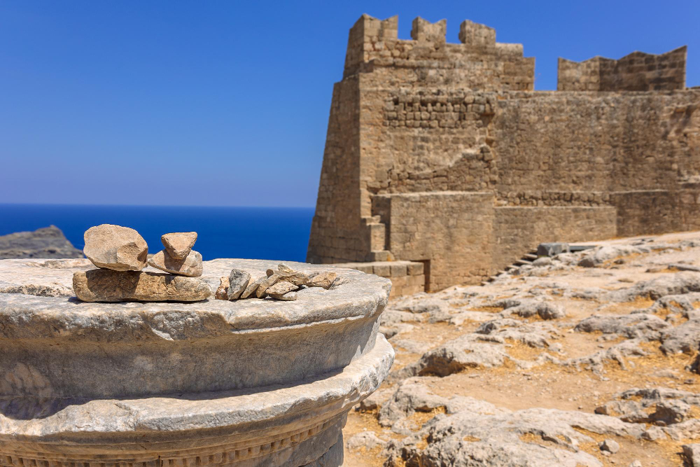 3703-1 The Colossus of Rhodes: Myth, Legend and Reality of a Wonder of the World