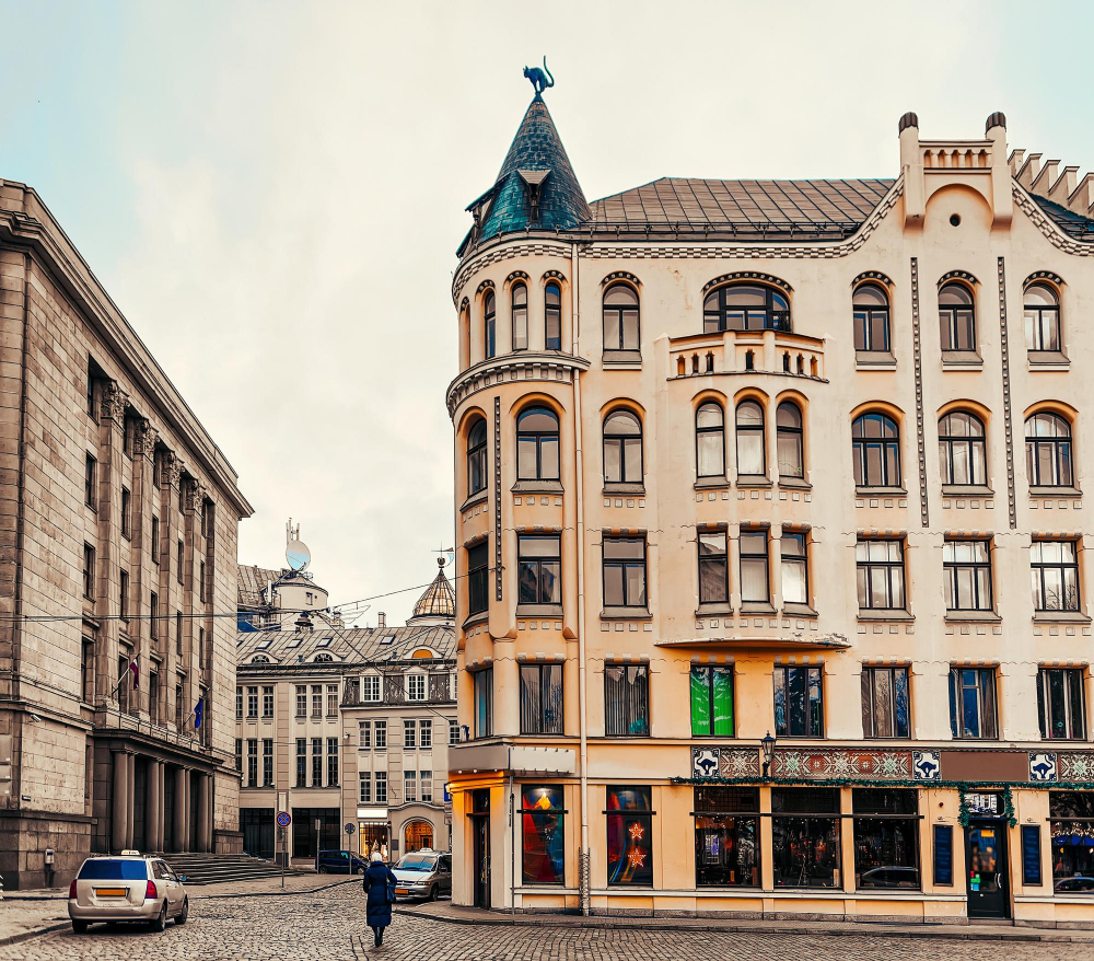 4365 The Mysterious Cats of Riga: A Legend of Protest and Reconciliation