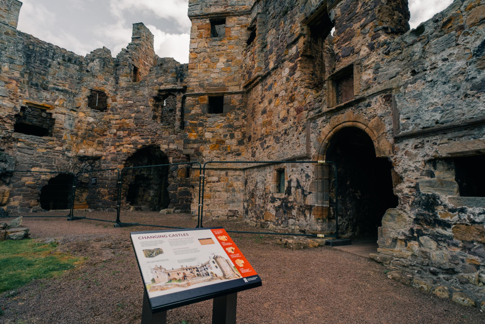 5388 The Secret of Dirleton Castle: Tunnels, Legends and Treasure Island
