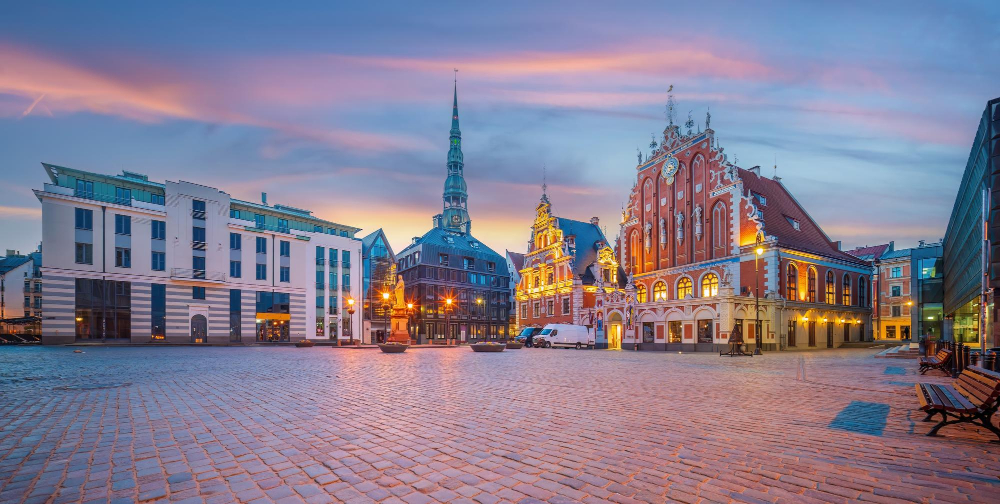 5698 The Mysterious Cats of Riga: A Legend of Protest and Reconciliation